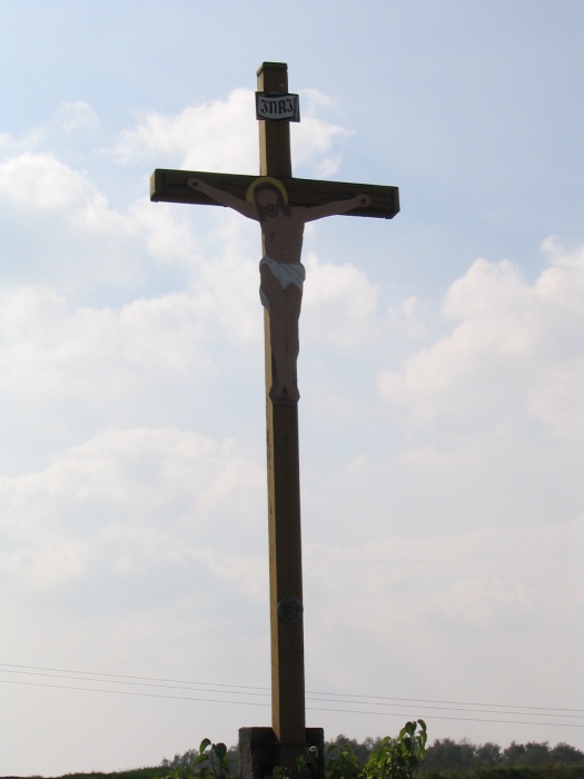 Krzyż na szlaku.
