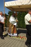 Procesja udaje się w kierunku czwartego ołtarza